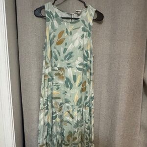 Green maxi dress
